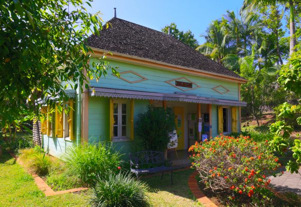 Façade colorée d’une maison créole